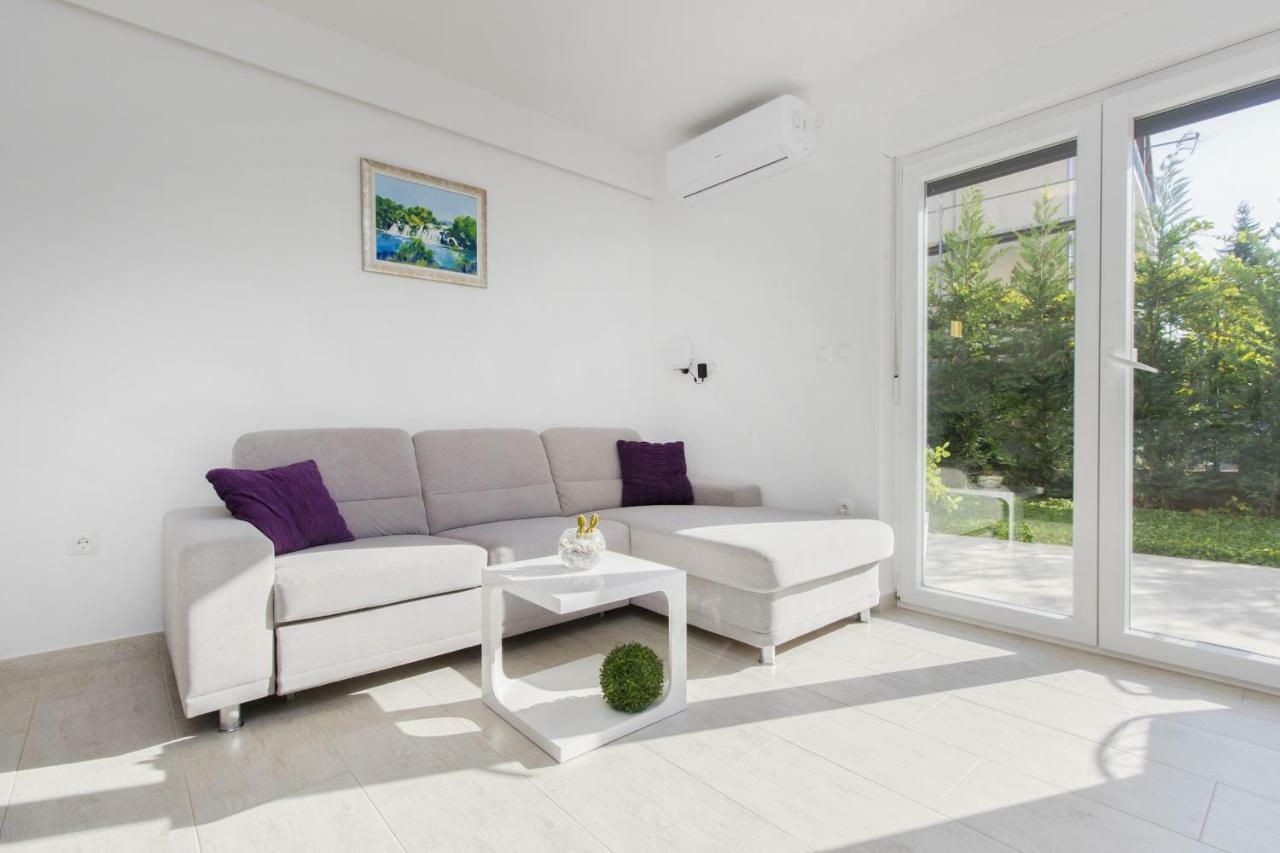 Apartments Luka Водице Екстер'єр фото
